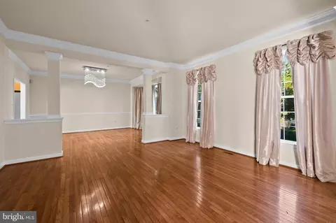 Living - 10006 Enford Ct, Lanham, MD 20706 photo 3 of 19