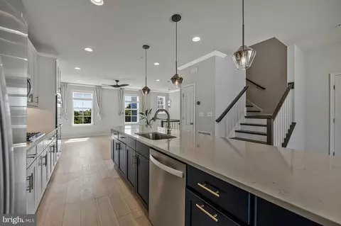 Entry Way - 1030 High Point Trl, Laurel, MD 20707 photo 3 of 15