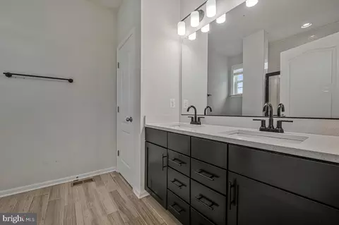 Entry Way - 1030 High Point Trl, Laurel, MD 20707 photo 13 of 15