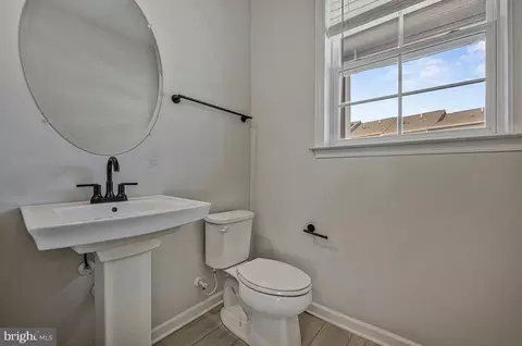 Entry Way - 1030 High Point Trl, Laurel, MD 20707 photo 7 of 15