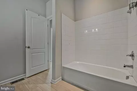 Entry Way - 1030 High Point Trl, Laurel, MD 20707 photo 10 of 15