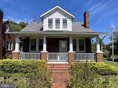 4224 E West Hwy, Hyattsville, MD 20782