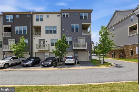 Exterior - 10102 Dorsey Ln, Lanham, MD 20706 photo 3 of 5