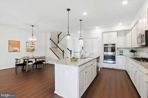 Entry Way - 10102 Dorsey Ln, Lanham, MD 20706 photo 1 of 3