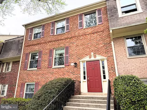 6008 Westchester Park Dr #T2, College Park, MD 20740