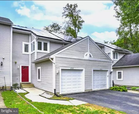 4757 Summertime Dr, Oxon Hill, MD 20745
