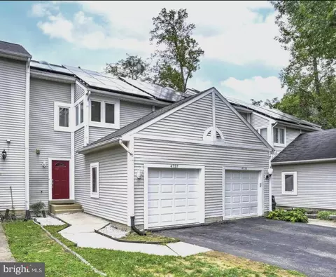 4757 Summertime Dr, Oxon Hill, MD 20745