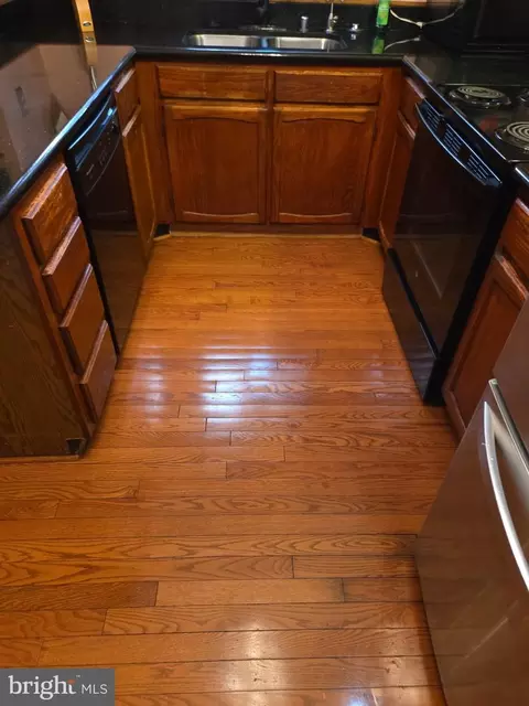 Kitchen - 11807 Flora Ln, Bowie, MD 20721 photo 4 of 8