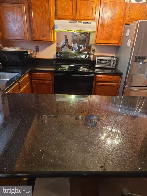 Kitchen - 11807 Flora Ln, Bowie, MD 20721 photo 6 of 8