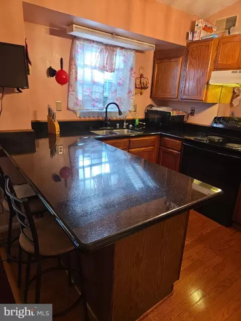 Kitchen - 11807 Flora Ln, Bowie, MD 20721 photo 5 of 8