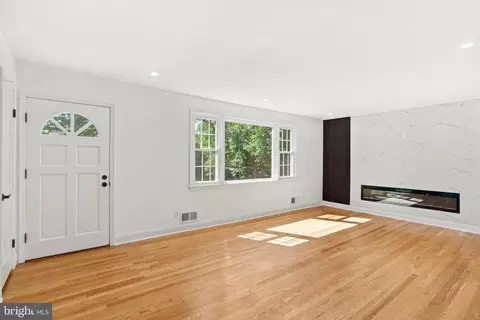 Living - 8509 Schultz Rd, Clinton, MD 20735 photo 1 of 4