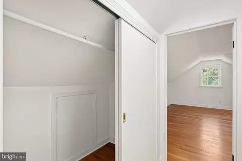 Entry Way - 8509 Schultz Rd, Clinton, MD 20735 photo 9 of 11