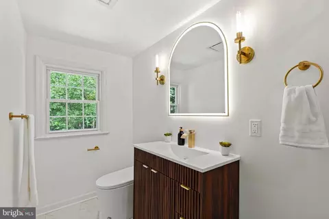 Bath - 8509 Schultz Rd, Clinton, MD 20735 photo 6 of 6