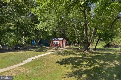 Exterior - 8509 Schultz Rd, Clinton, MD 20735 photo 7 of 9