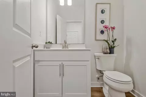 Entry Way - 5514 Glen Ave, Lanham, MD 20706 photo 12 of 16