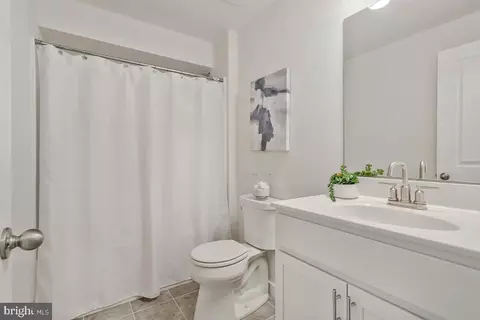 Bath - 5514 Glen Ave, Lanham, MD 20706 photo 4 of 4