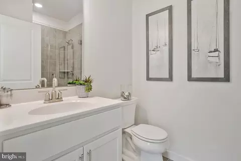 Bath - 5514 Glen Ave, Lanham, MD 20706 photo 2 of 4