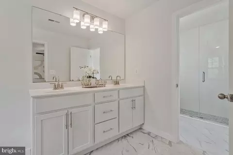Entry Way - 5514 Glen Ave, Lanham, MD 20706 photo 14 of 16