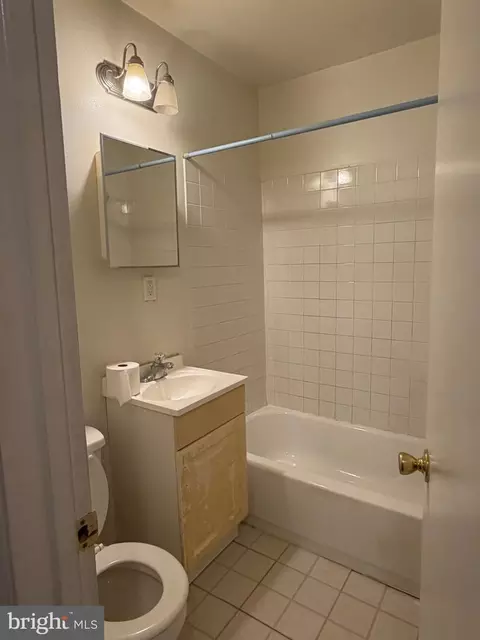 Bath - 8603 Dangerfield Rd, Clinton, MD 20735 photo 2 of 2