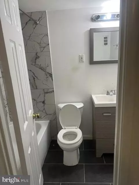 Bath - 7318 Donnell Pl #B4, District Heights, MD 20747 photo 2 of 2