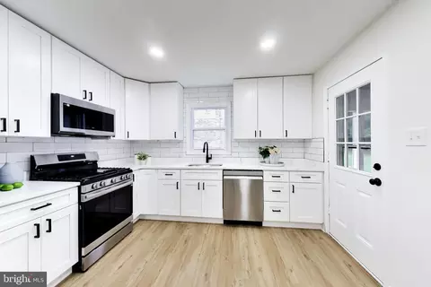 6000 Brooke Jane Dr, Clinton, MD 20735