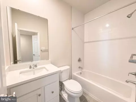 Bath - 7012 Gladebrook Rd, Brandywine, MD 20613 photo 3 of 3