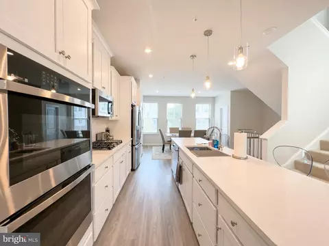 Kitchen - 7012 Gladebrook Rd, Brandywine, MD 20613 photo 3 of 4