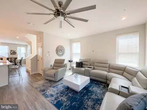 Living - 7012 Gladebrook Rd, Brandywine, MD 20613 photo 6 of 6