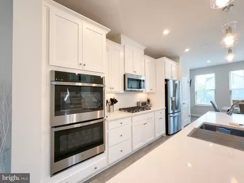 Kitchen - 7012 Gladebrook Rd, Brandywine, MD 20613 photo 2 of 4