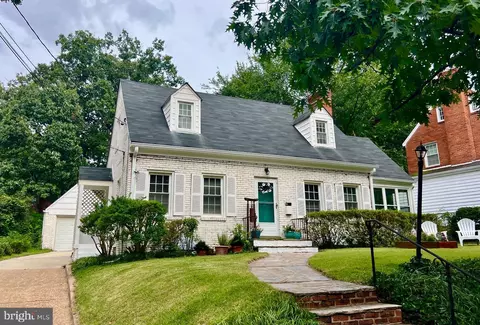 4326 Clagett Rd, University Park, MD 20782
