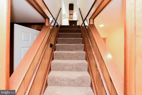 Entry Way - 2102 Crepe Ct, Bowie, MD 20721 photo 4 of 4