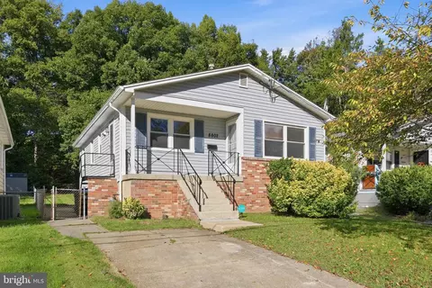 8802 34th Ave, College Park, MD 20740