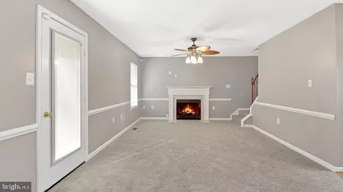 Living - 14101 Kathleen Ln, Brandywine, MD 20613 photo 2 of 4