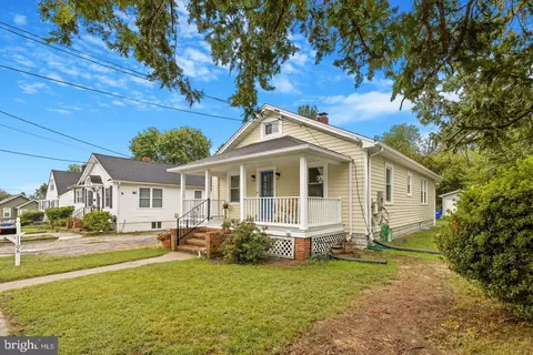 Exterior - 1106 Snowden Pl, Laurel, MD 20707 photo 5 of 9