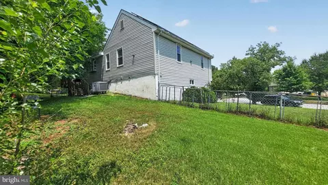 Exterior - 13100 N Point Ln, Laurel, MD 20708 photo 4 of 5