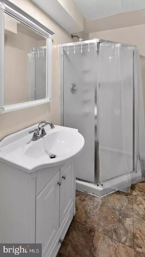 Bath - 13100 N Point Ln, Laurel, MD 20708 photo 3 of 5