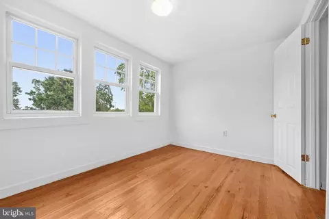 Bedroom - 3209 Varnum St, Mount Rainier, MD 20712 photo 4 of 9