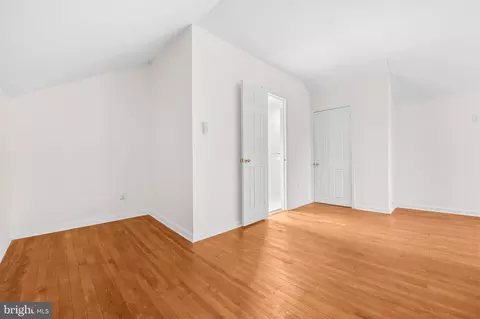 Bedroom - 3209 Varnum St, Mount Rainier, MD 20712 photo 3 of 9