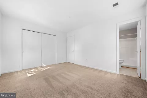 Bedroom - 4607 30th St, Mount Rainier, MD 20712 photo 4 of 4