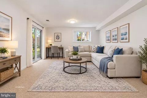 Living - 4607 30th St, Mount Rainier, MD 20712 photo 4 of 5