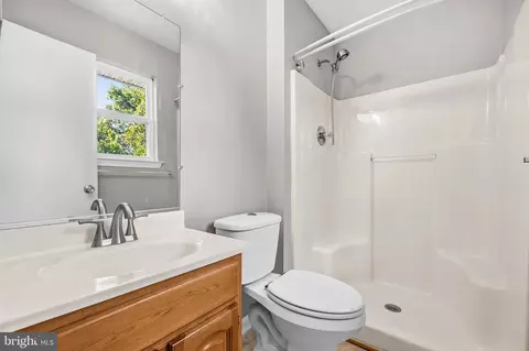 Bath - 4607 30th St, Mount Rainier, MD 20712 photo 2 of 2