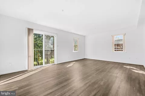 Living - 4607 30th St, Mount Rainier, MD 20712 photo 2 of 5