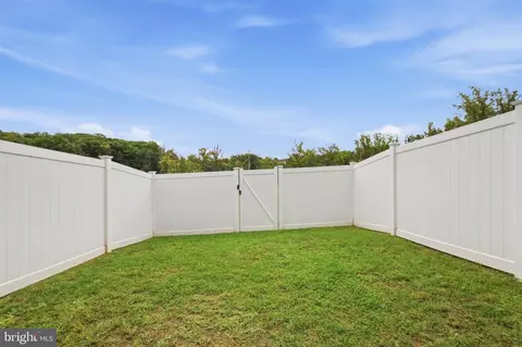 Exterior - 1015 High Point Trl, Laurel, MD 20707 photo 6 of 7