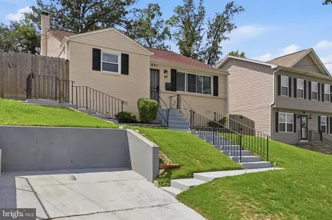 1821 Campbell Dr, Suitland, MD 20746