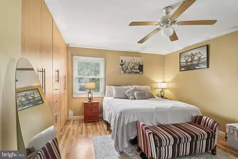 Bedroom - 15751 Pointer Ridge Dr, Bowie, MD 20716 photo 8 of 11