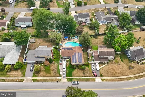 View/Area - 15751 Pointer Ridge Dr, Bowie, MD 20716 photo 2 of 15