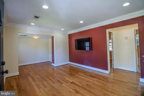 Living - 6009 State St, Landover, MD 20785 photo 2 of 4