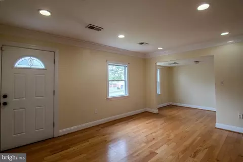 Living - 6009 State St, Landover, MD 20785 photo 3 of 4