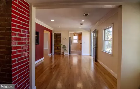Entry Way - 6009 State St, Landover, MD 20785 photo 1 of 7