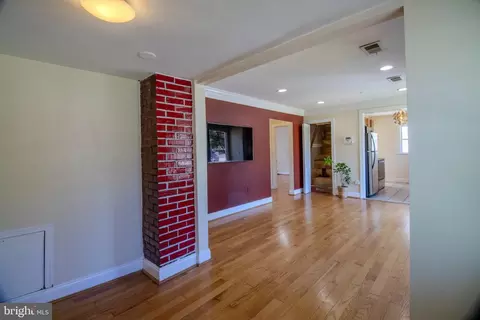 Entry Way - 6009 State St, Landover, MD 20785 photo 2 of 7